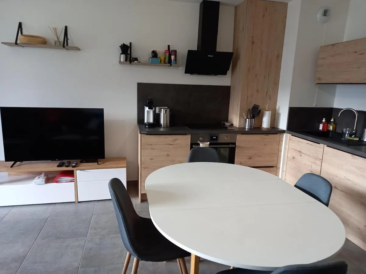 Aix Les Bains Bel Appartement 3 Pieces Face Au Lac エクスレバン