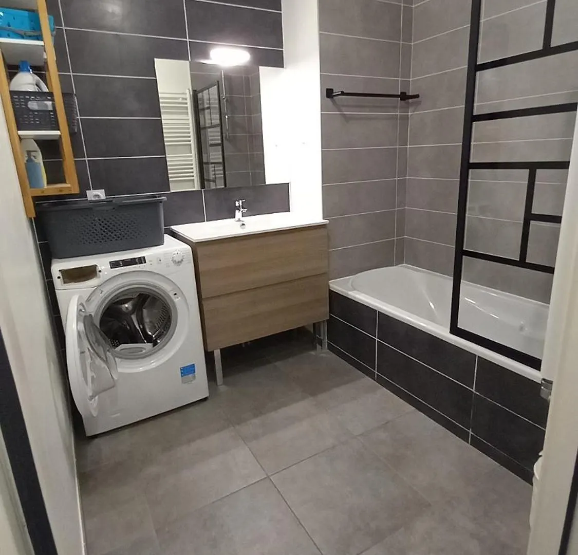 Aix Les Bains Bel Appartement 3 Pieces Face Au Lac エクスレバン 0*,  フランス